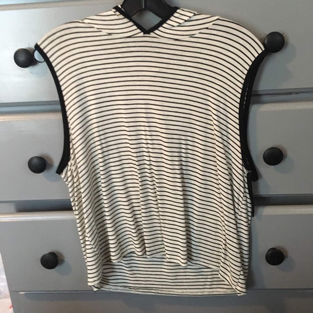 Black and white striped cropped hoddie